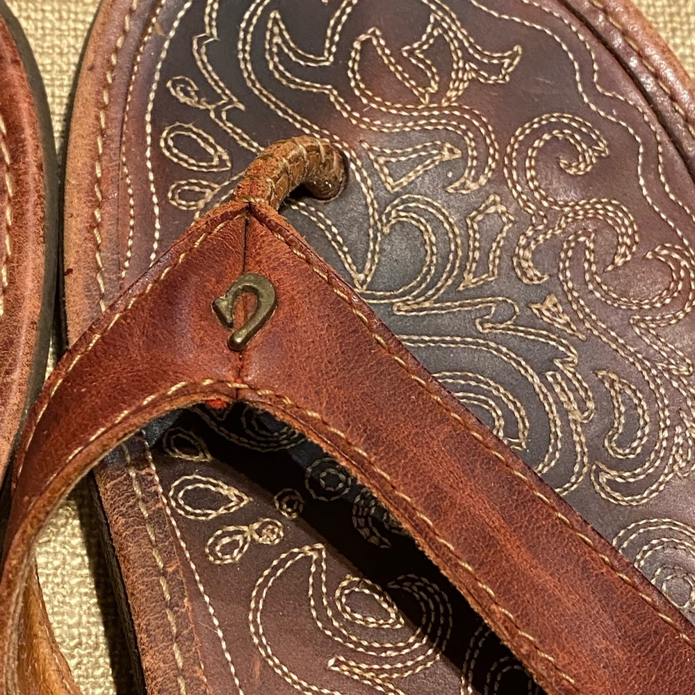 OluKai Leather Size 6
